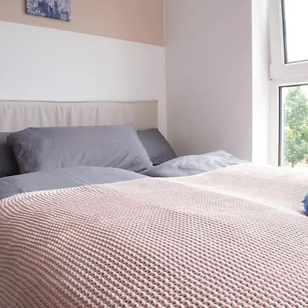 Full House - Kornhauspremium - Balkon, Wifi * Dessau-Rosslau