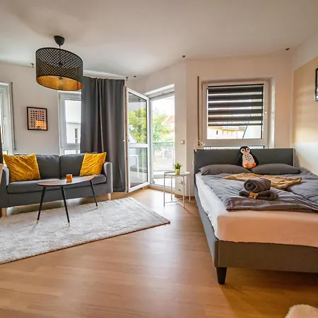 Full House - Kornhauspremium - Balkon, Wifi * Dessau-Rosslau